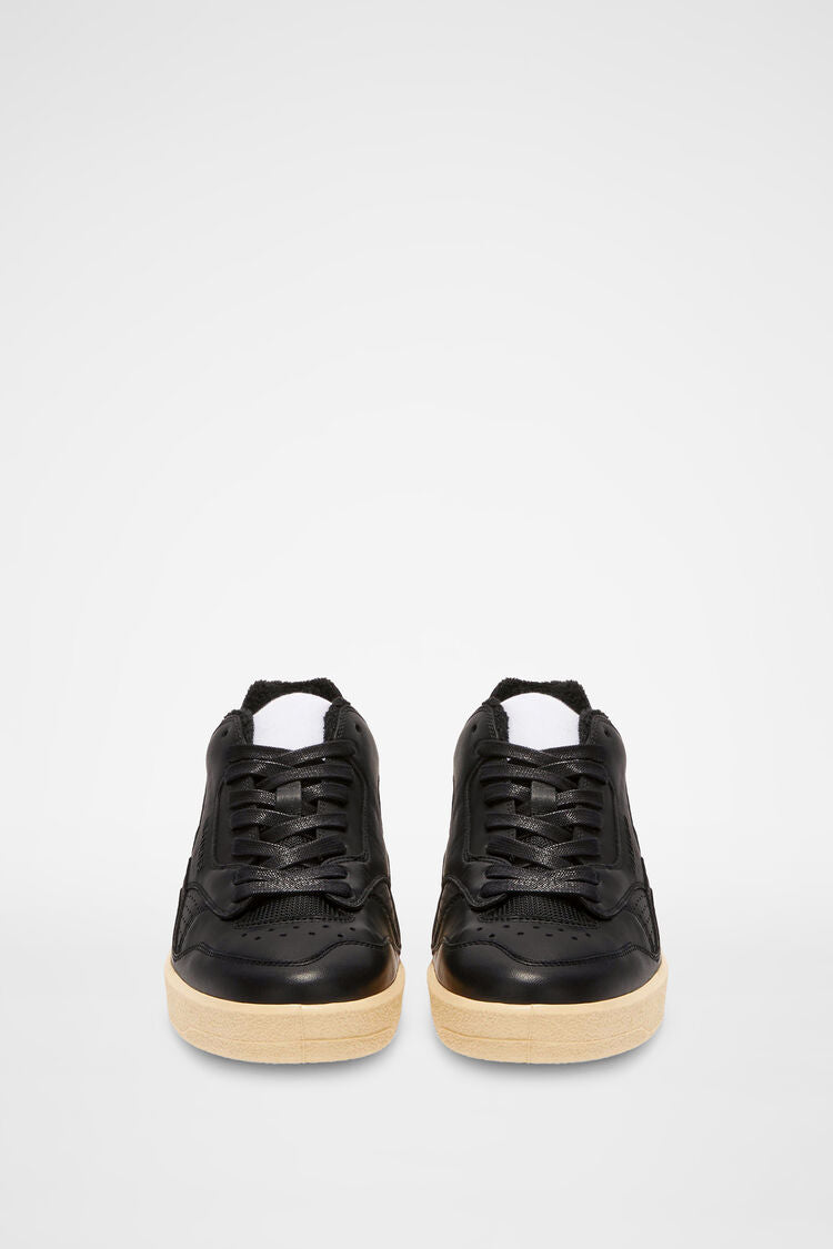 Low Top Sneaker Black